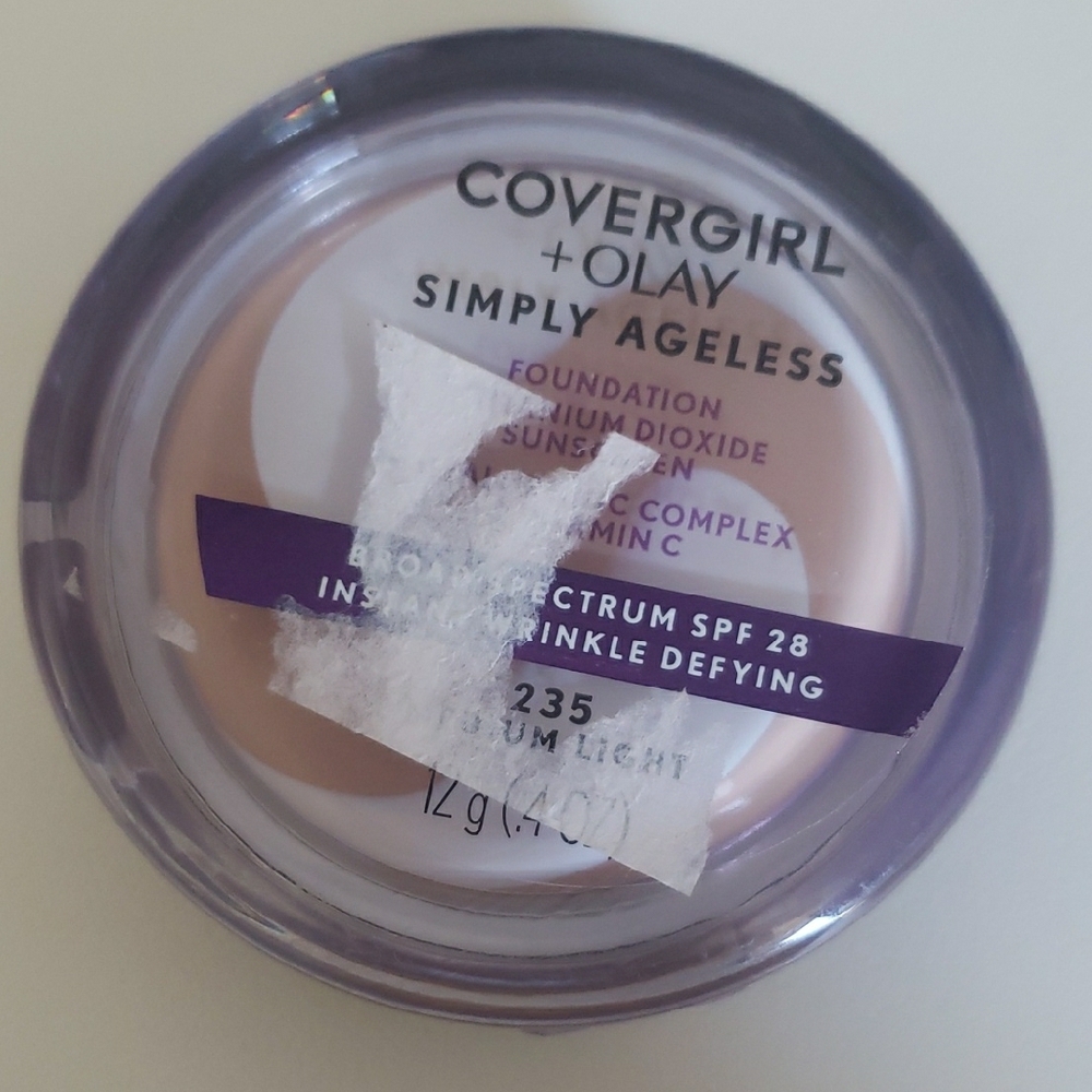 COVERGIRL + Olay Simply Ageless Foundation - Medium Light